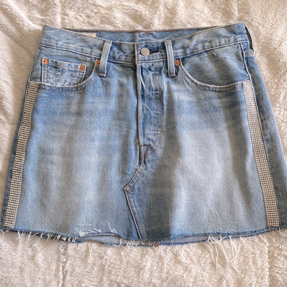 NWOT Levi’s denim skirt with bling.